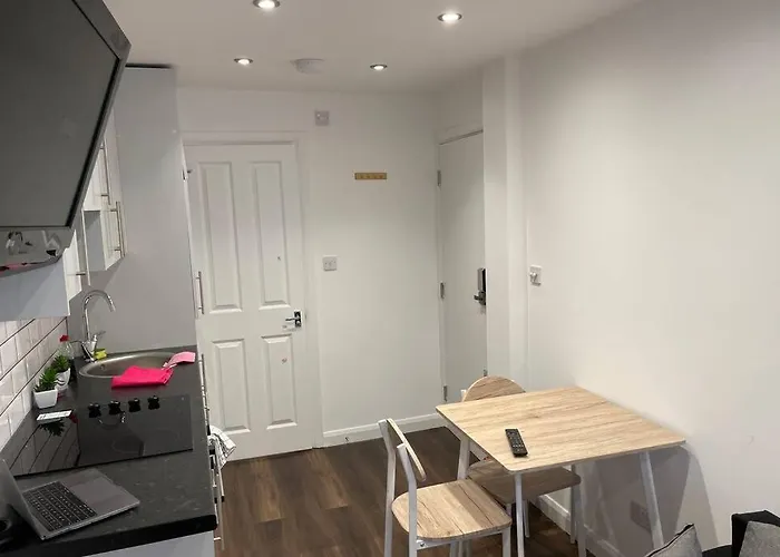 Small Cosy Studio In Plaistow. East London