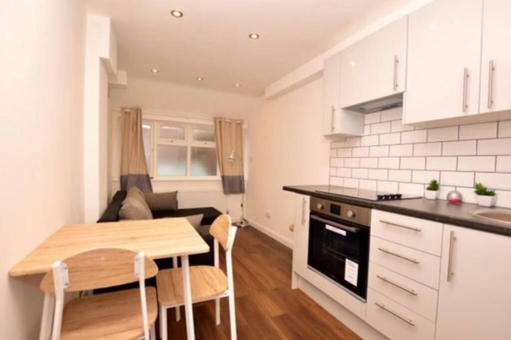 Appartamento Small Cosy In Plaistow. East *